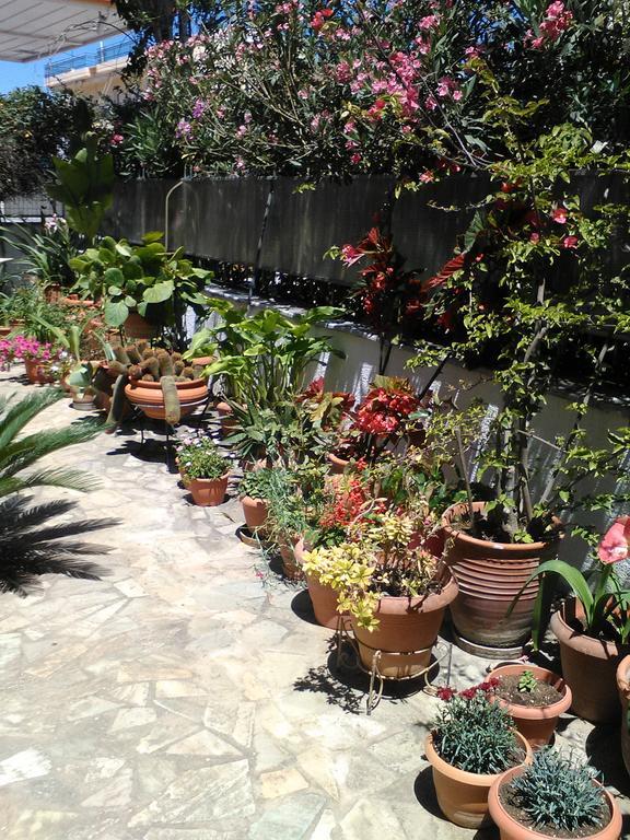 Aparthotel Iliahtides Amarynthos Zewnętrze zdjęcie