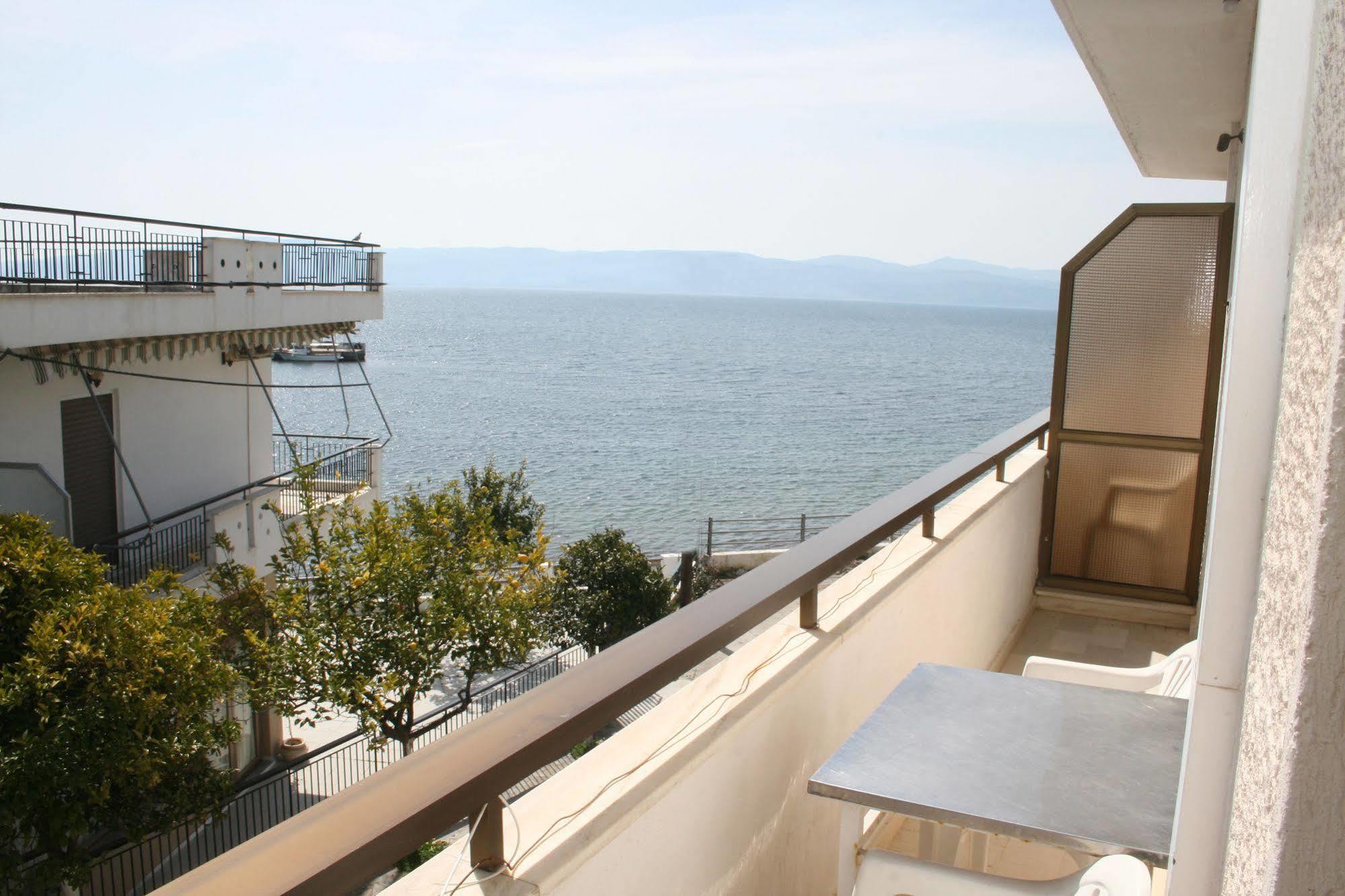 Aparthotel Iliahtides Amarynthos Zewnętrze zdjęcie